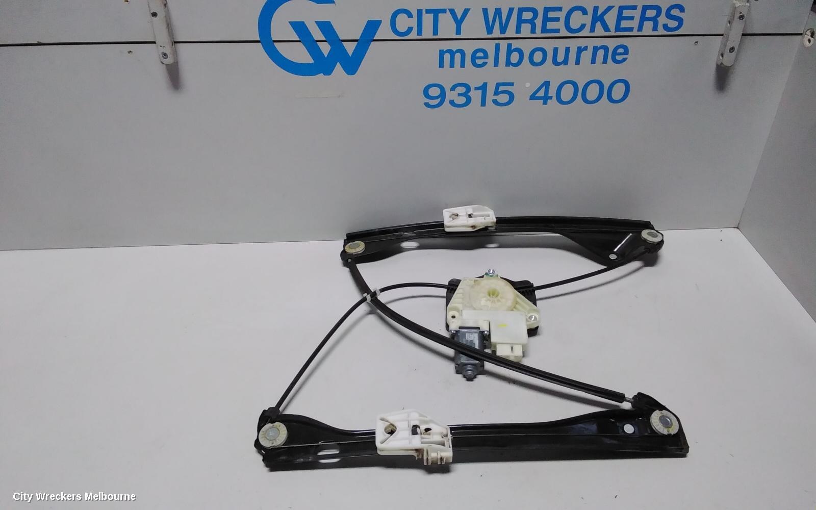 SKODA FABIA 2017 Right Front Window Reg/Motor