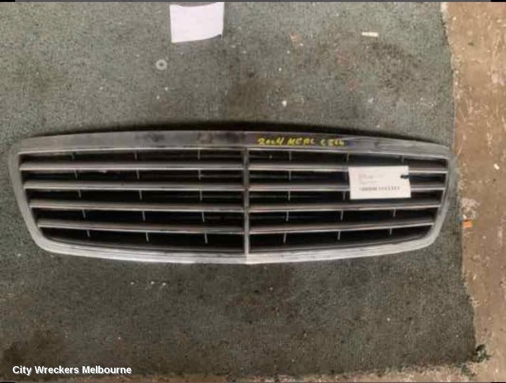 MERCEDES C CLASS 2004 Grille