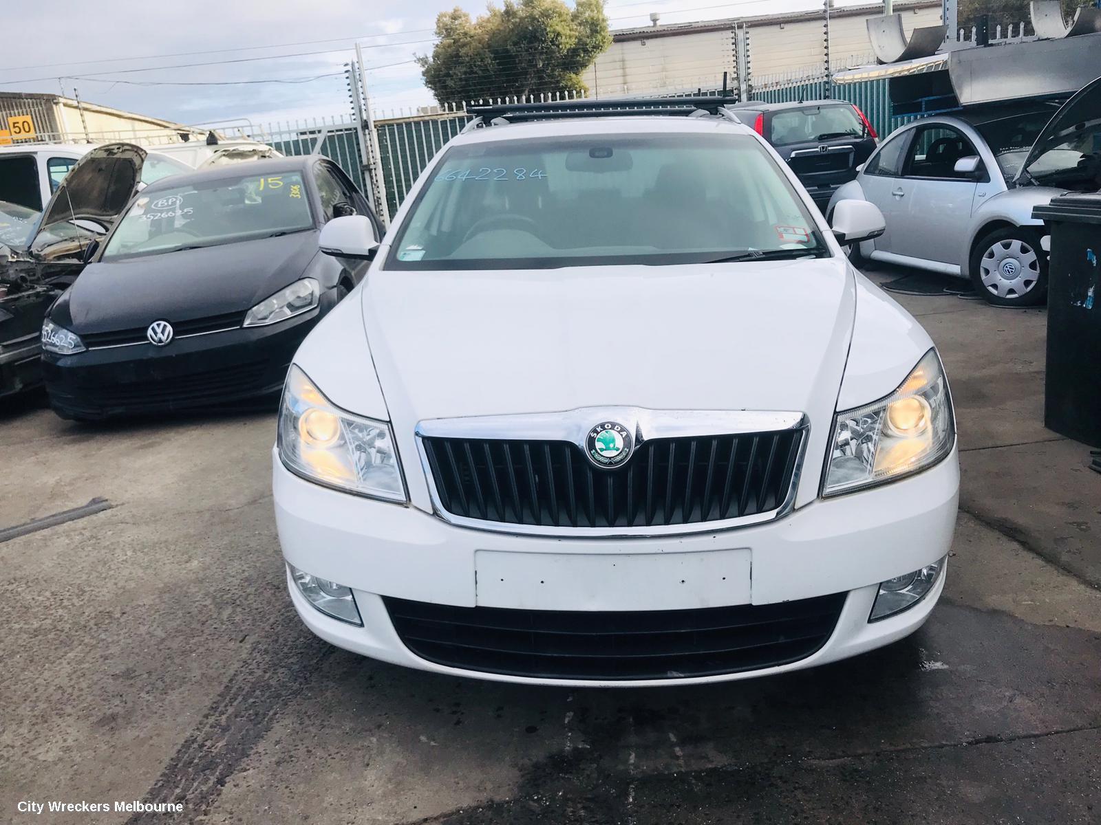 SKODA OCTAVIA 2009 Engine