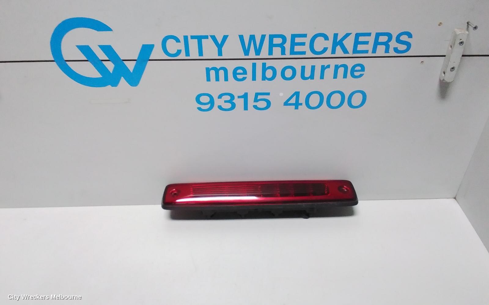HOLDEN COLORADO 2013 High Level Stoplight