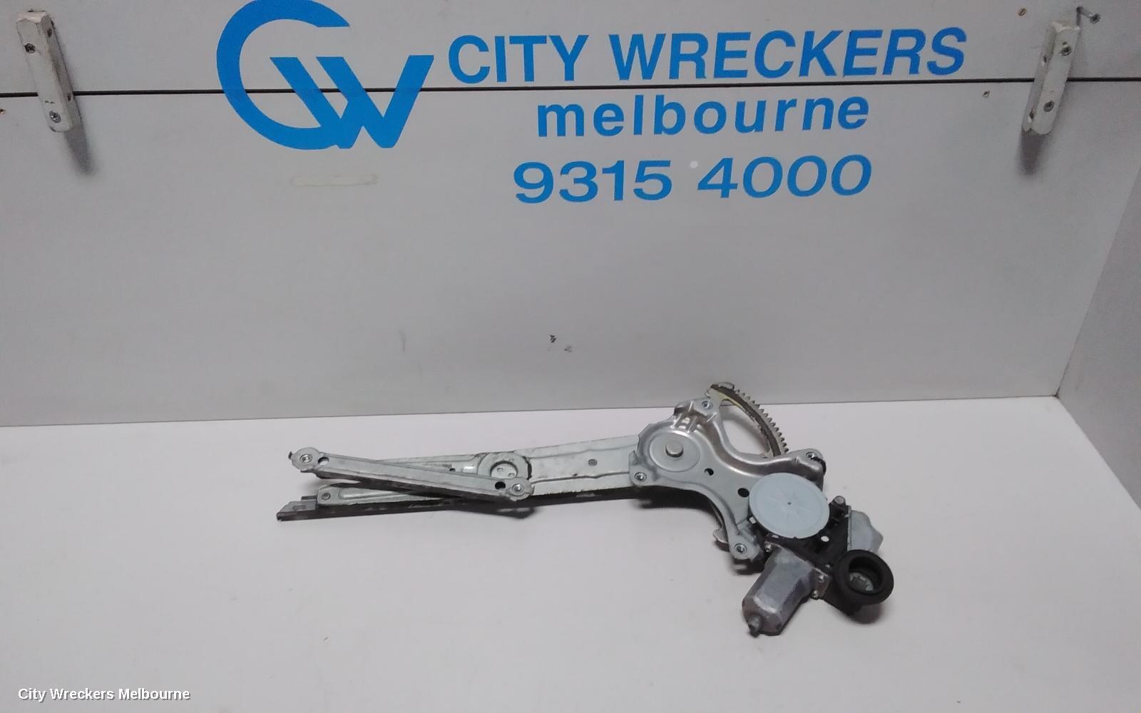 TOYOTA CAMRY 2015 Right Front Window Reg/Motor