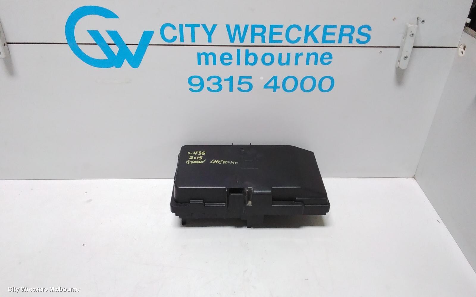 JEEP CHEROKEE 2015 Fuse Box
