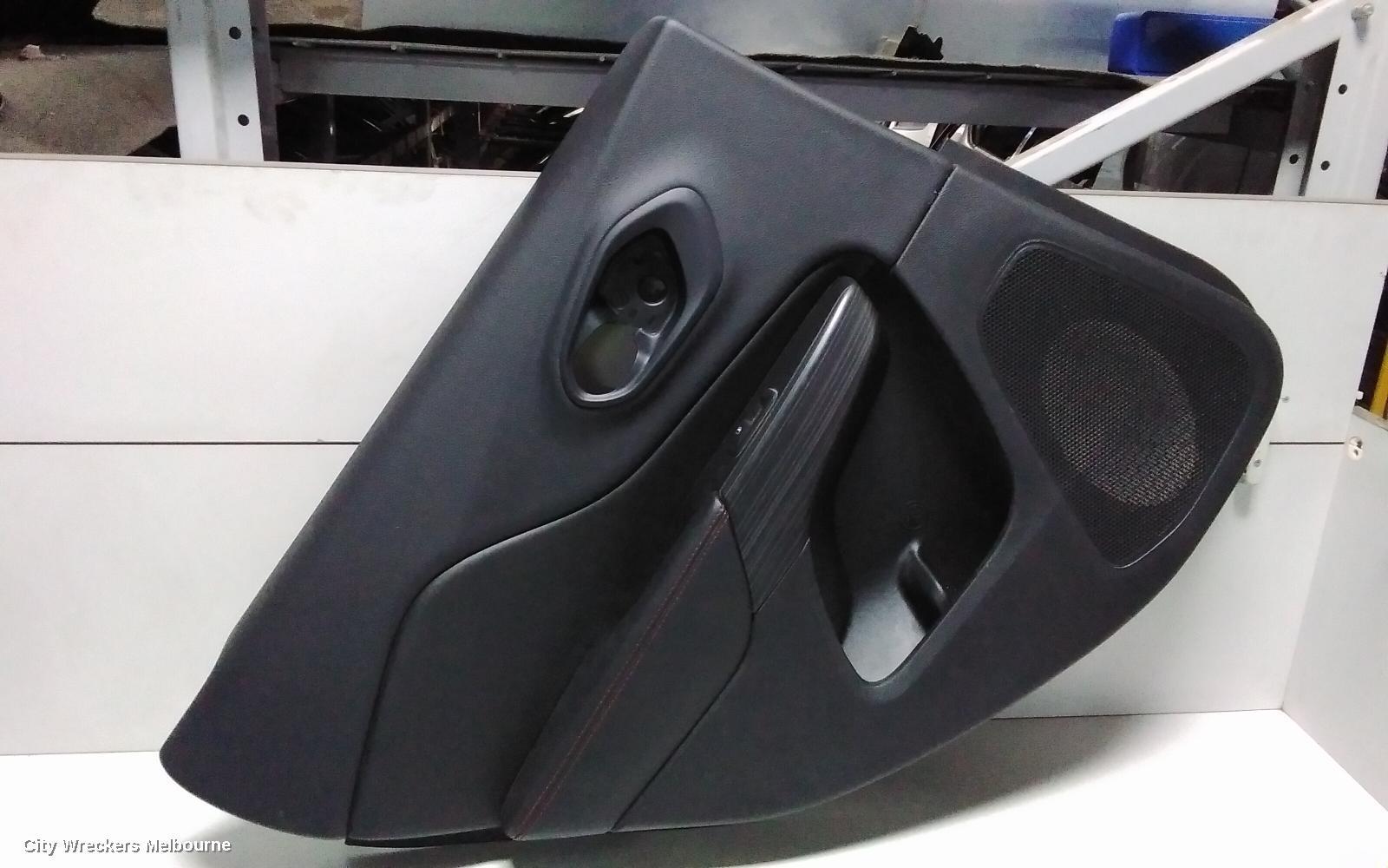 JEEP CHEROKEE 2015 Door Trim