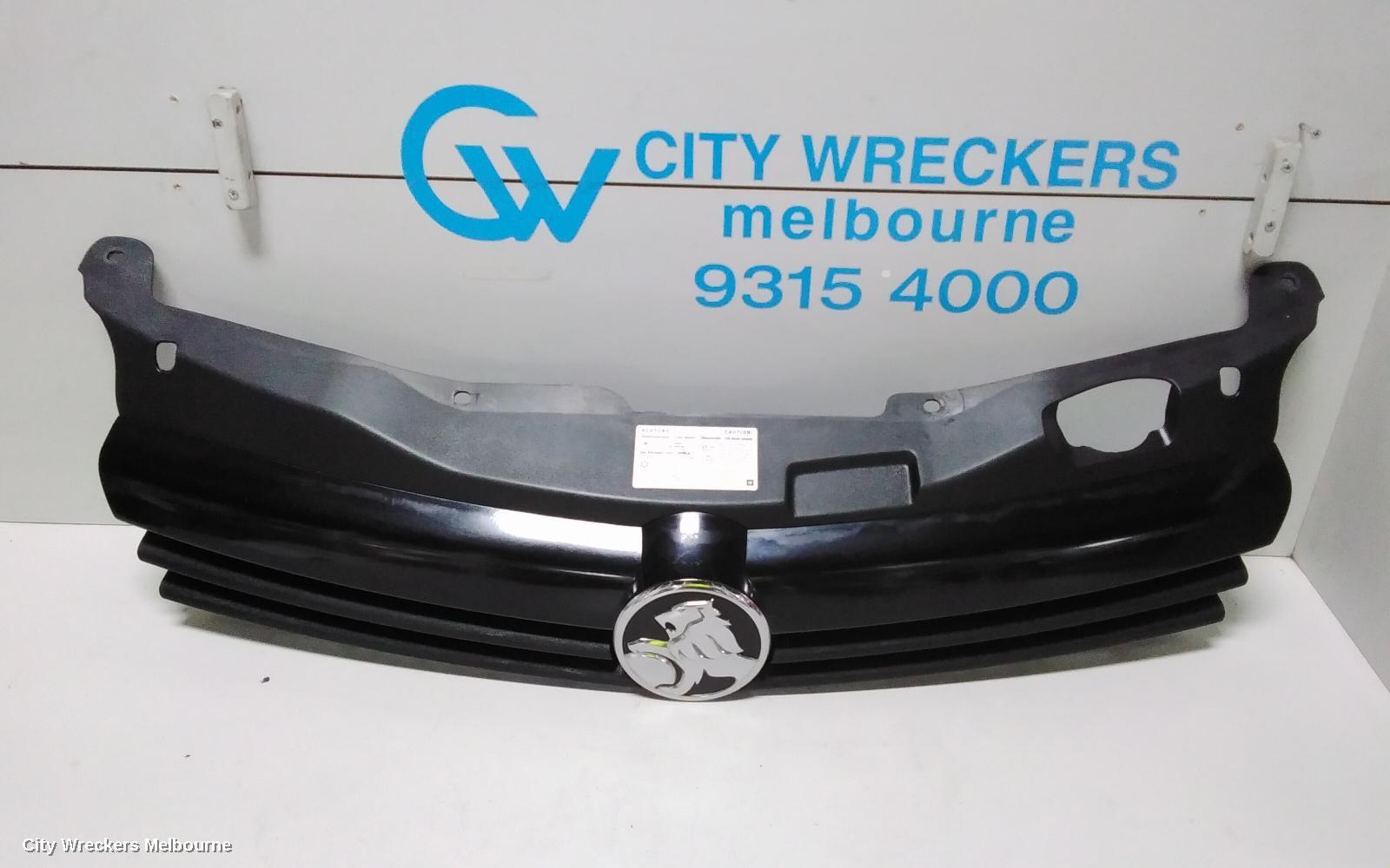 HOLDEN ASTRA 2006 Grille