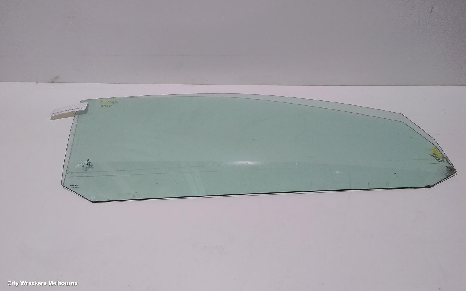 VOLKSWAGEN JETTA 2010 Right Front Door Window
