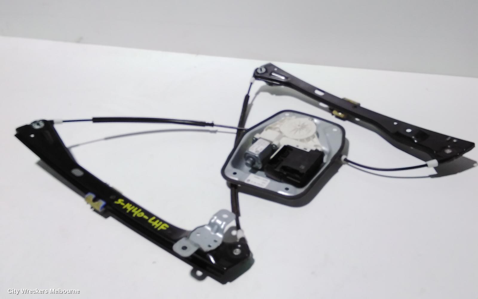 VOLKSWAGEN JETTA 2010 Left Front Window Reg/Motor