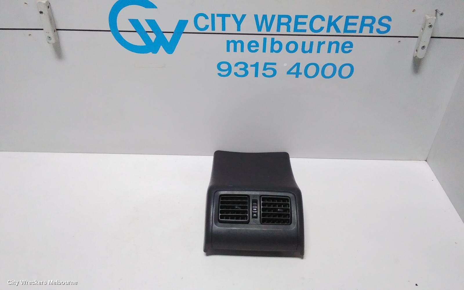 TOYOTA CAMRY 2012 Console