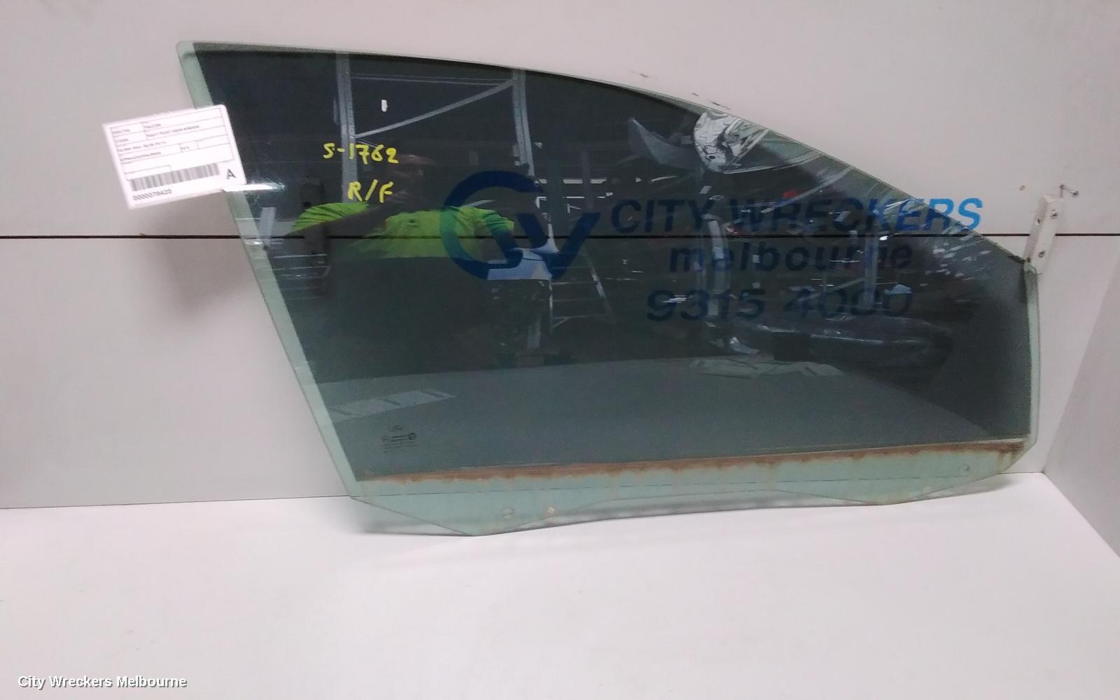 FORD FALCON 2010 Right Front Door Window