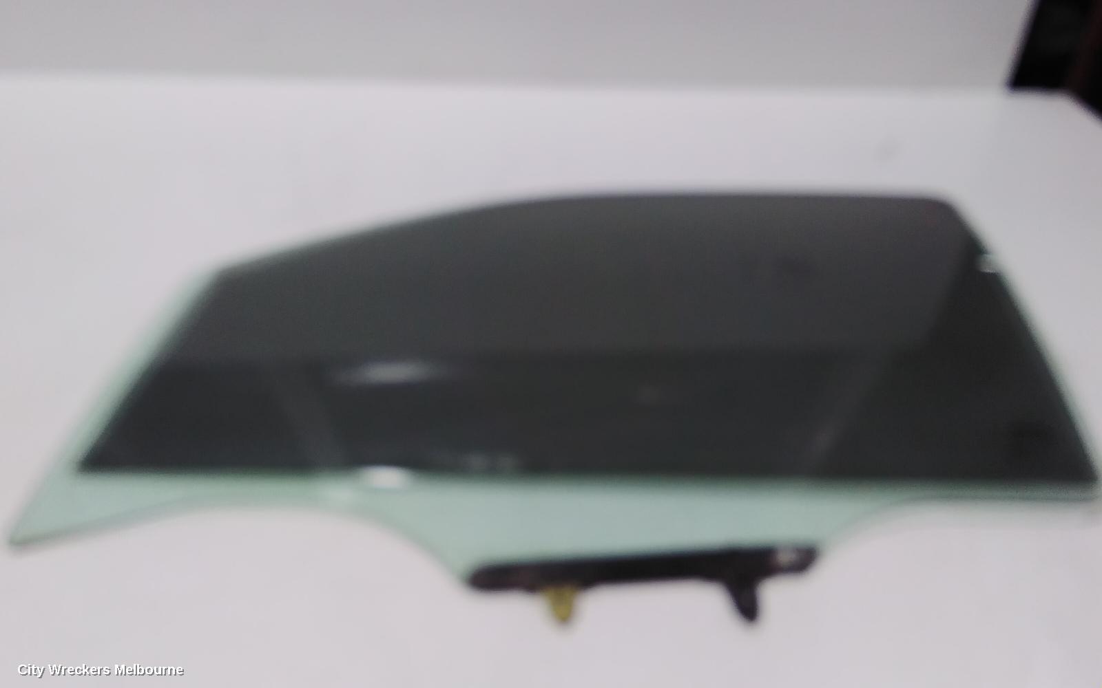 NISSAN NAVARA 2009 Left Front Door Window