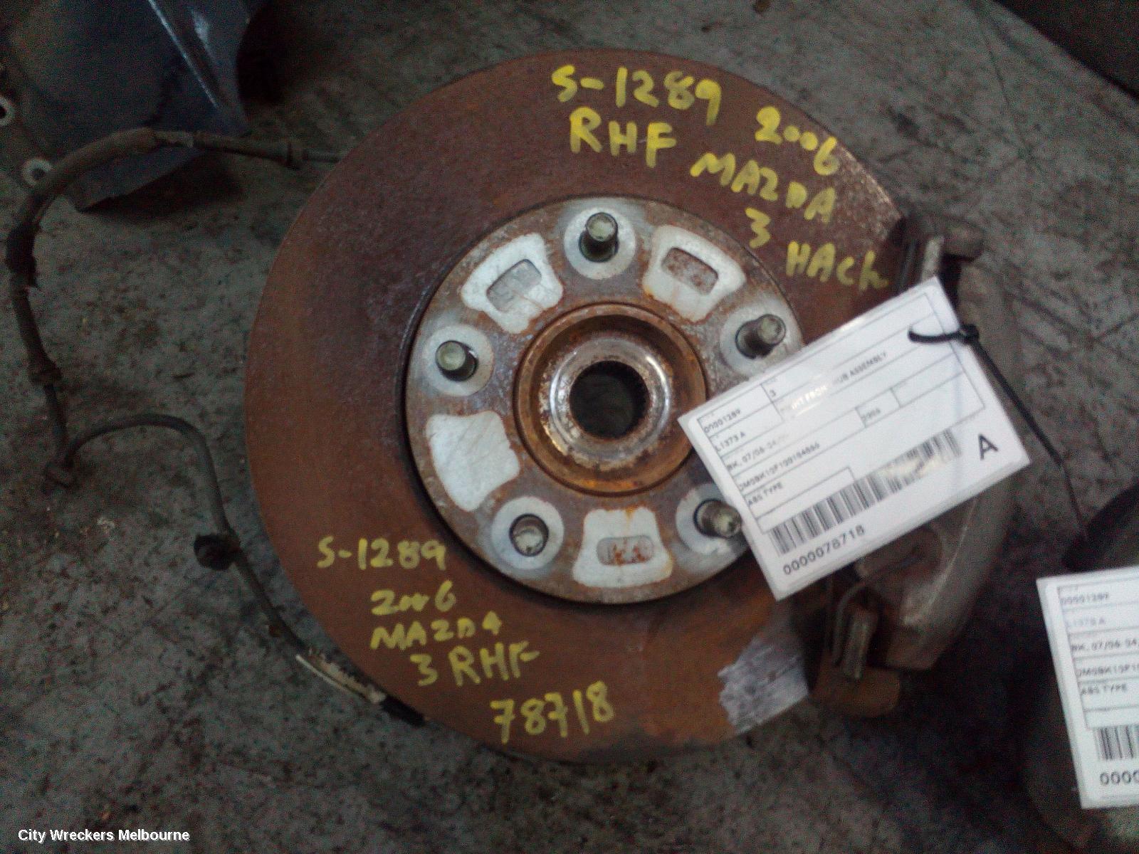 MAZDA 3 2006 Right Front Hub Assembly