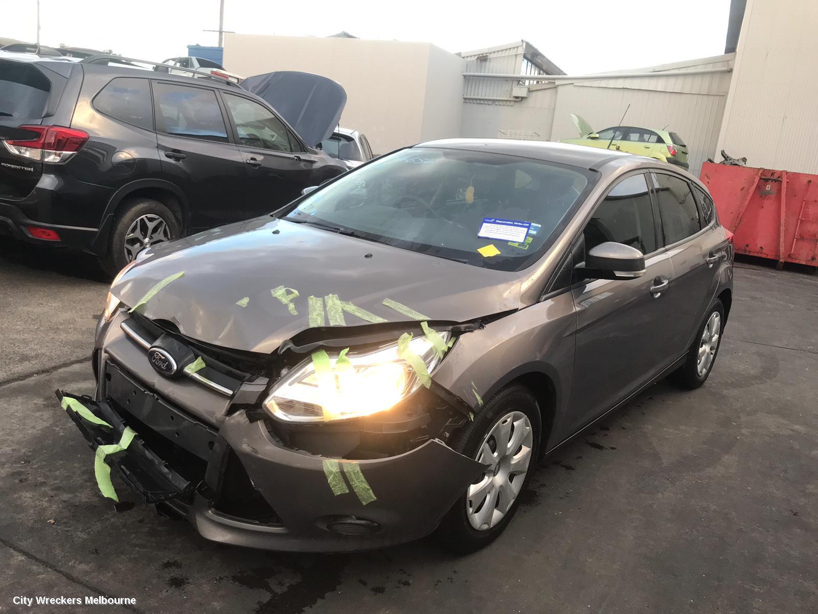 FORD FOCUS 2013 Radiator
