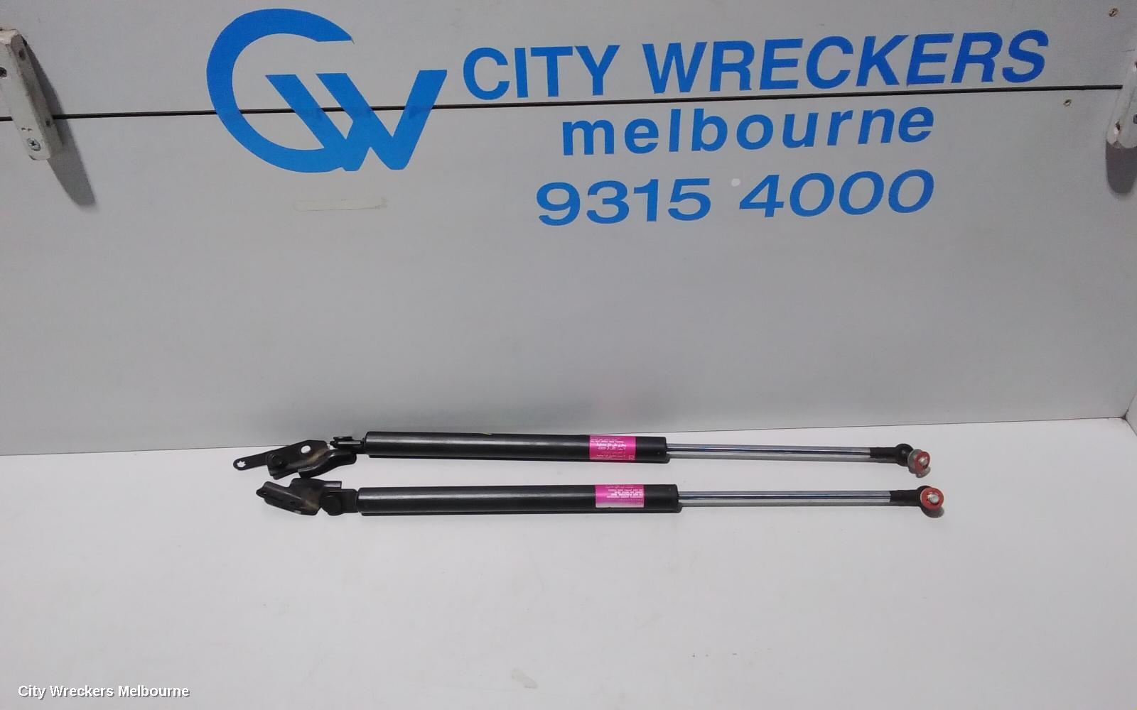 SUBARU FORESTER 2017 Hatch Strut