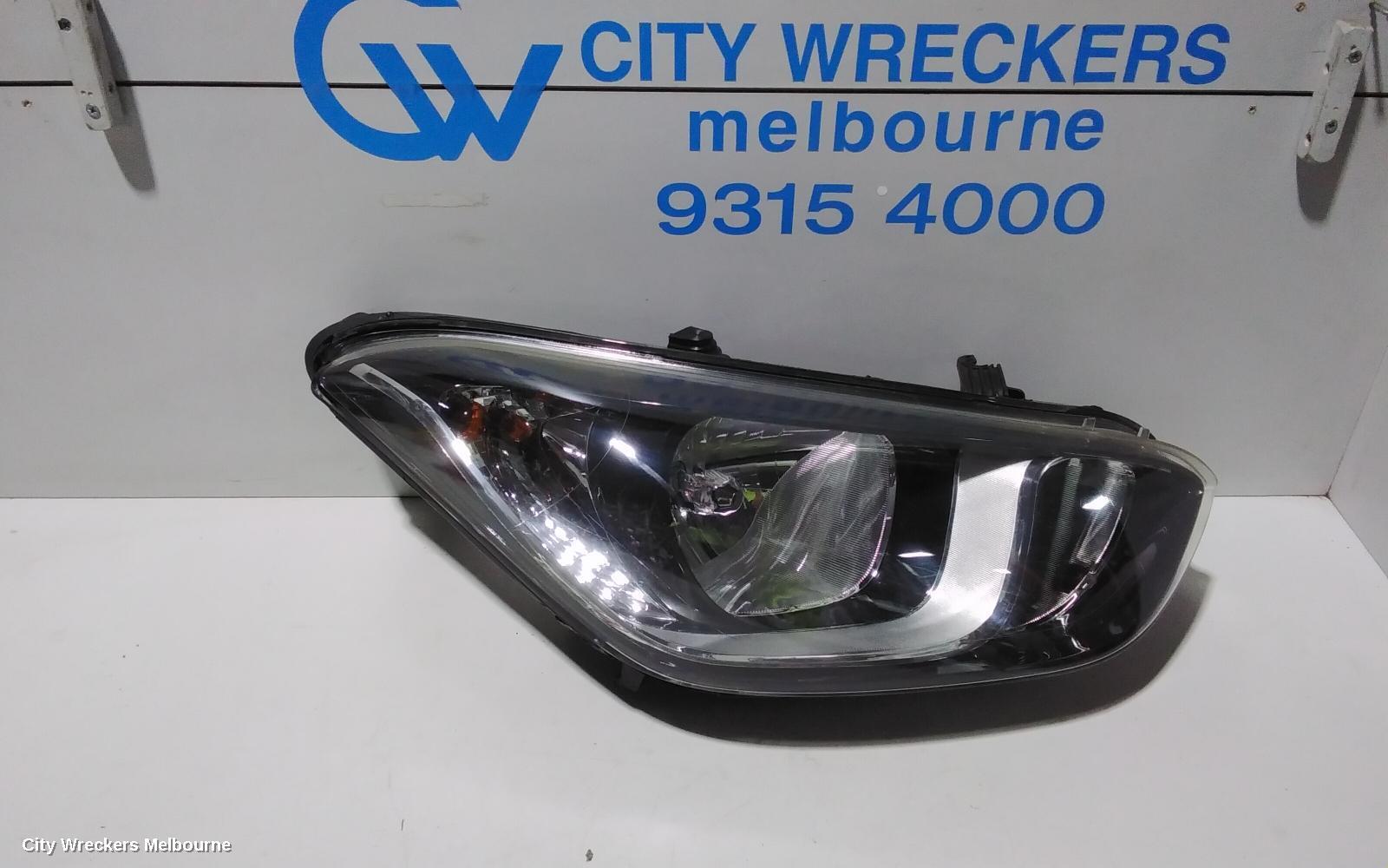 HYUNDAI ACCENT 2012 Right Headlamp
