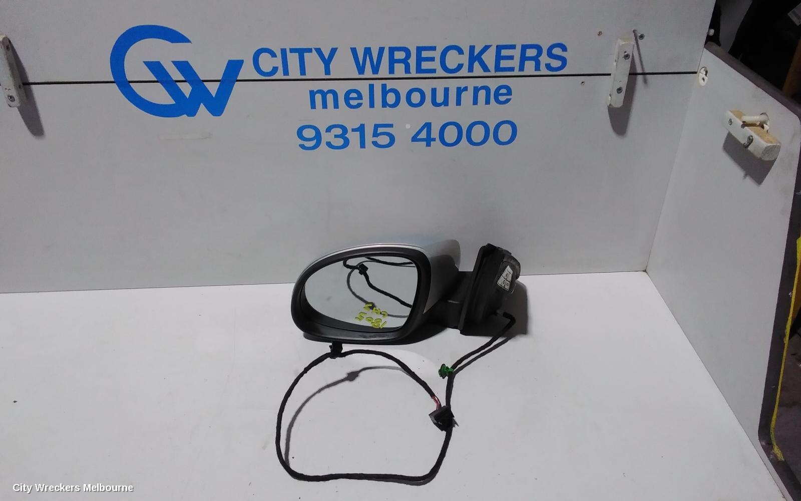 VOLKSWAGEN TIGUAN 2009 Left Door Mirror