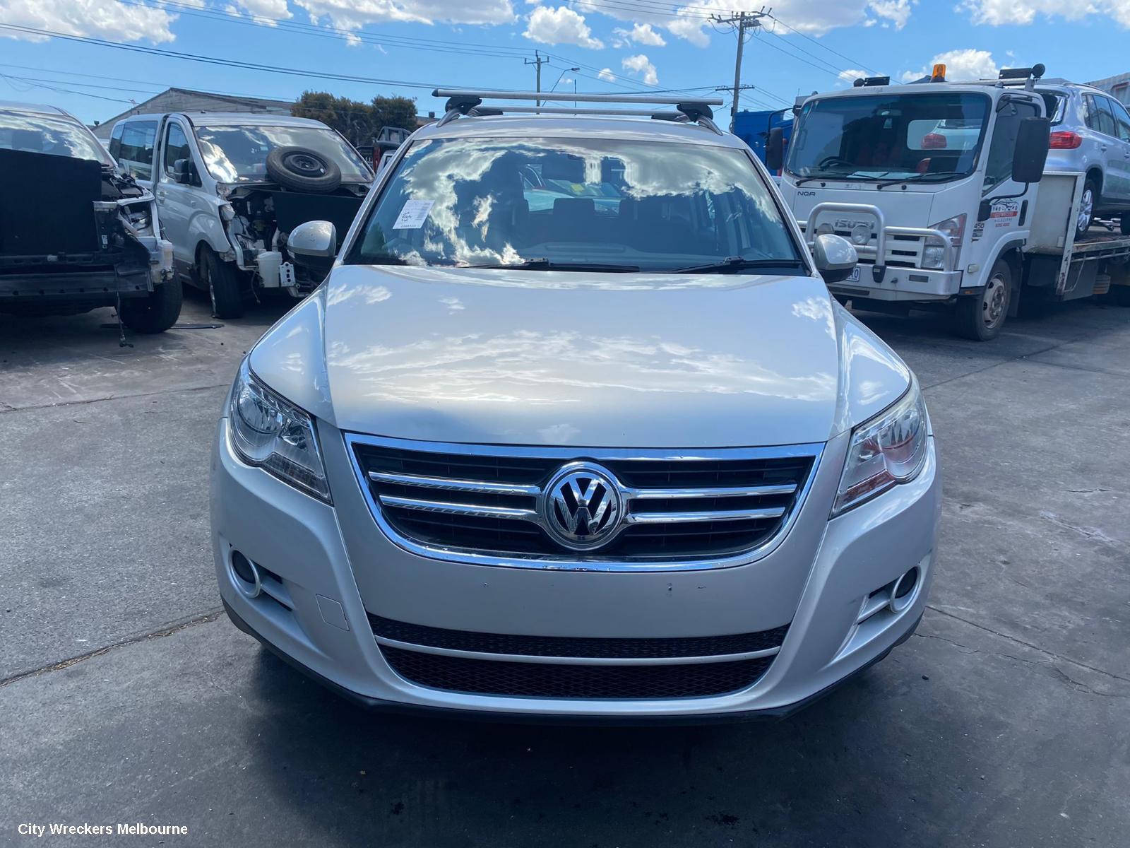 VOLKSWAGEN TIGUAN 2009 Roof Rack/Bars