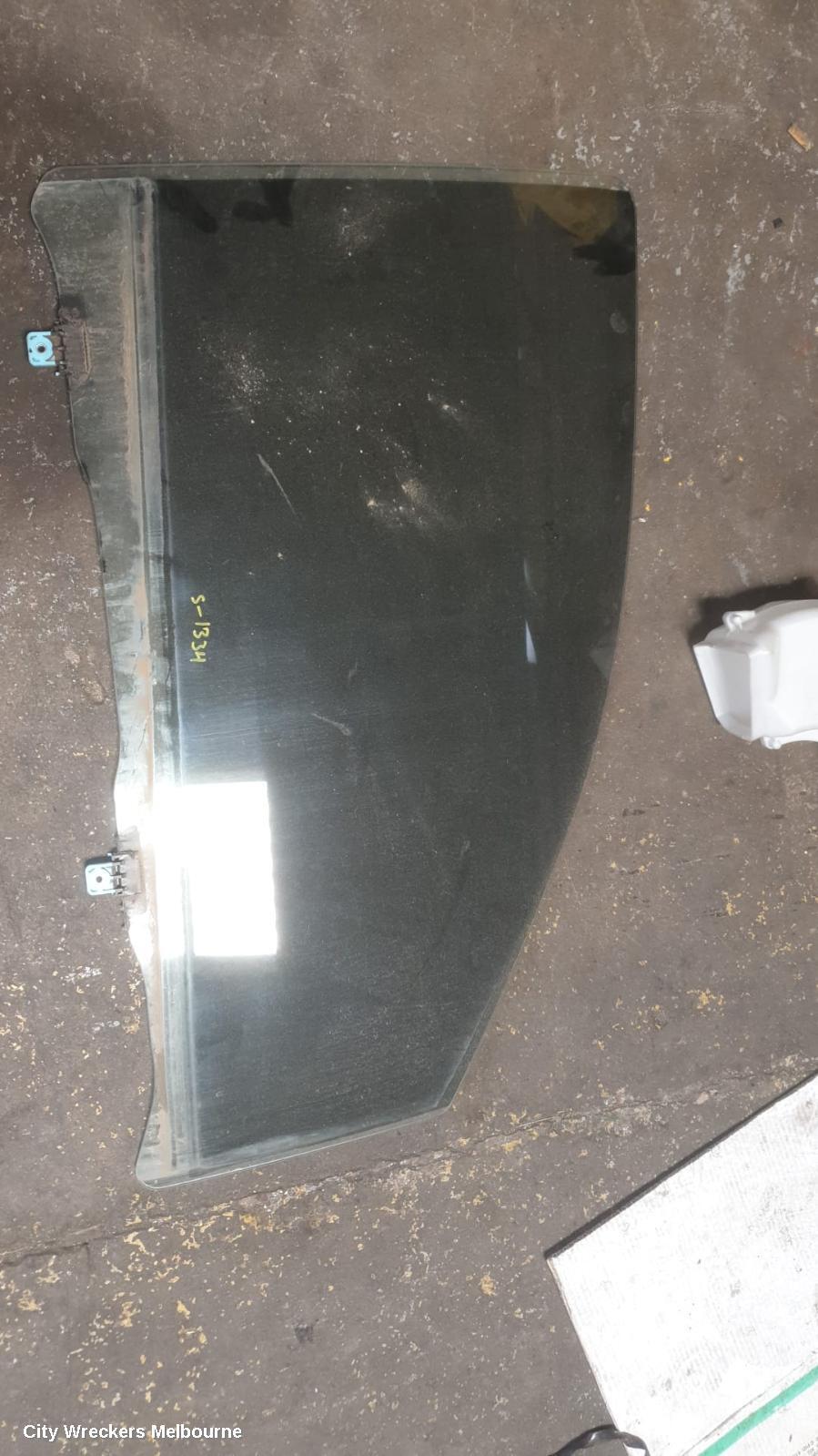 HOLDEN COLORADO 2016 Right Front Door Window