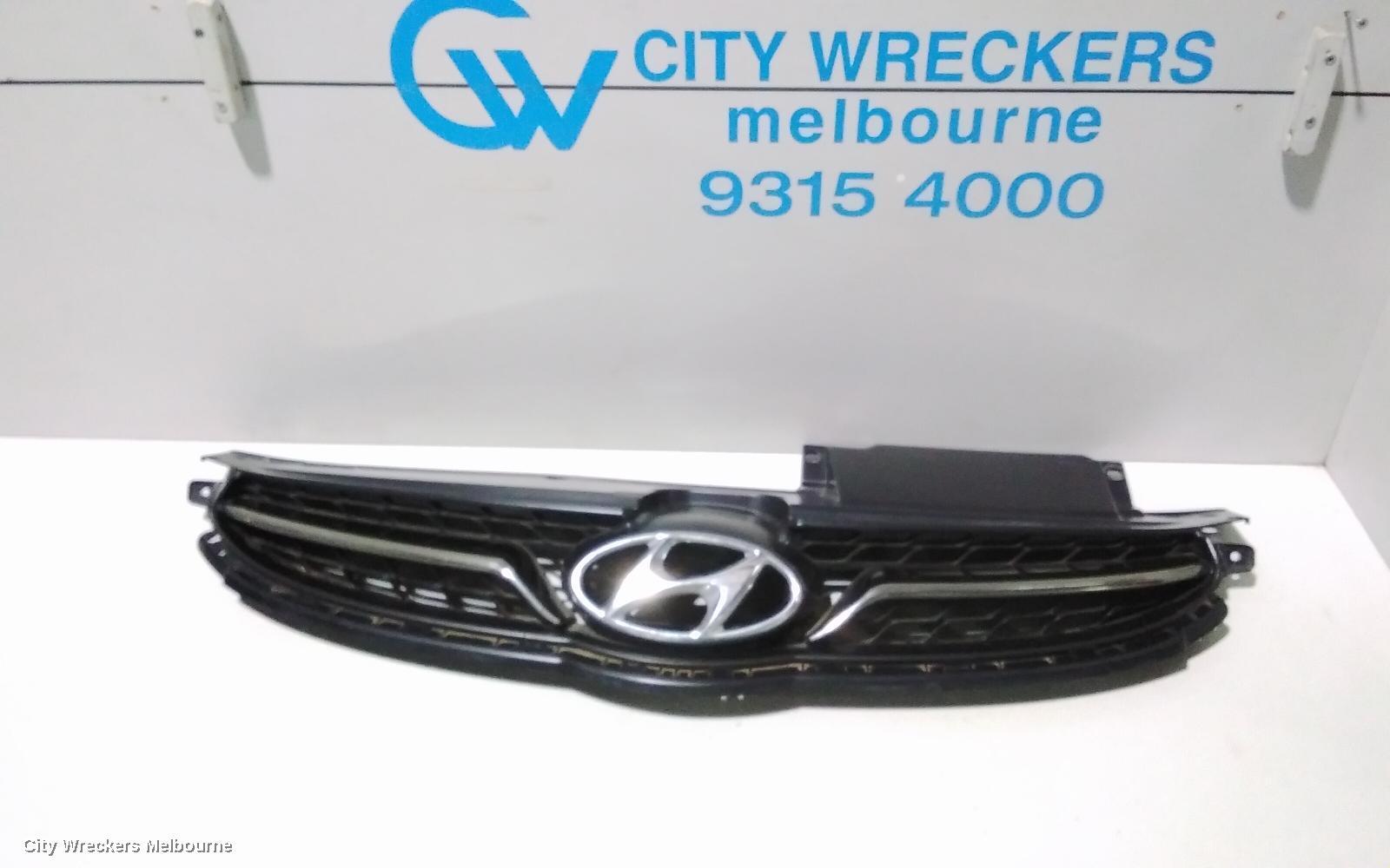 HYUNDAI ELANTRA 2012 Grille