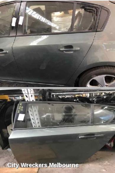 HOLDEN CRUZE 2014 Left Rear Door/Sliding