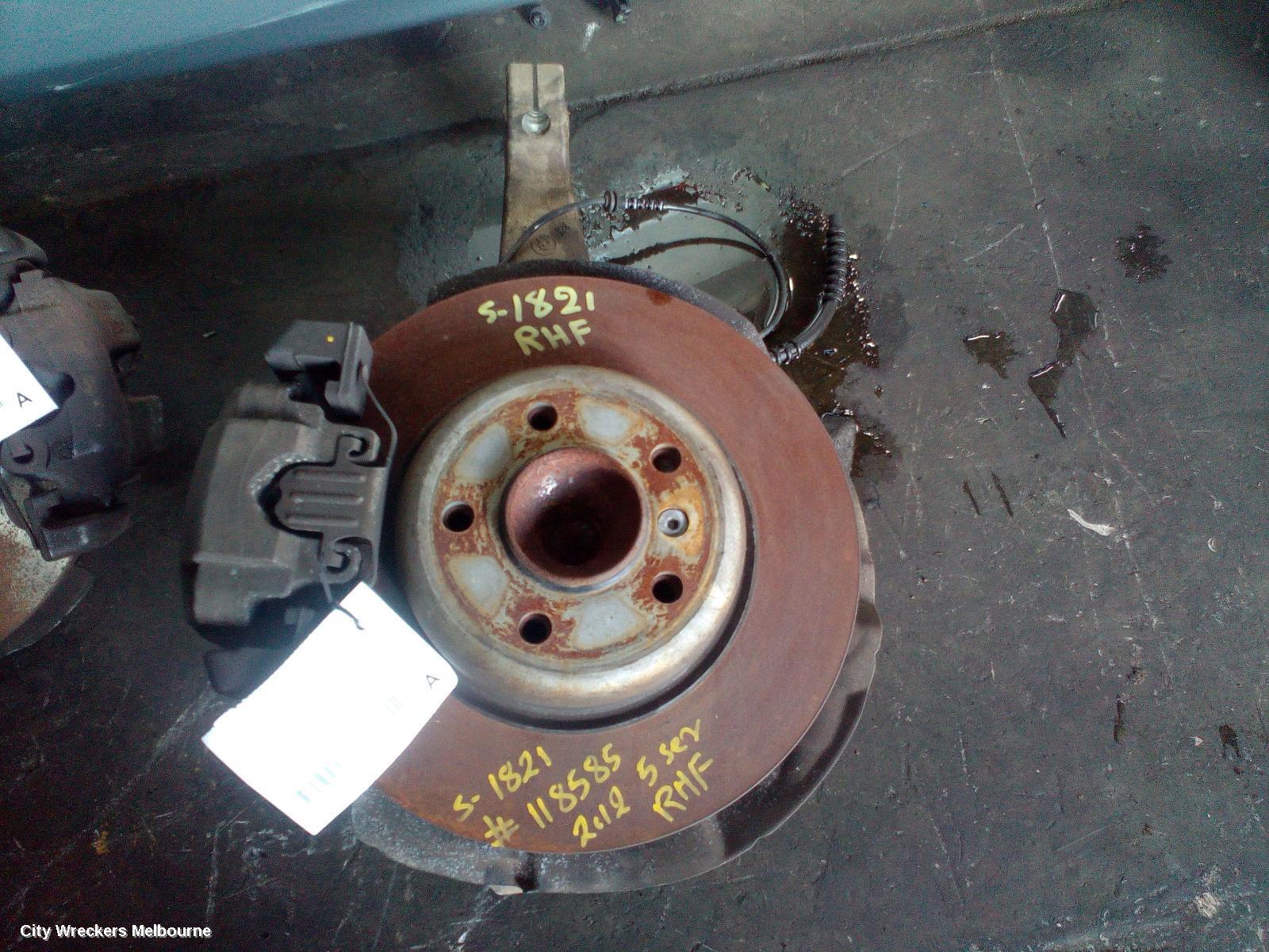 BMW 5 SERIES 2012 Right Front Hub Assembly