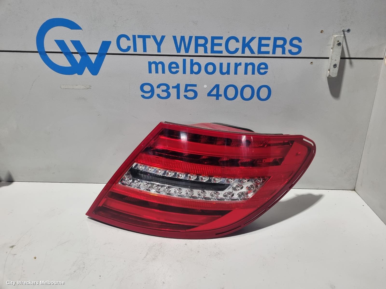 MERCEDES C CLASS 2012 Right Taillight