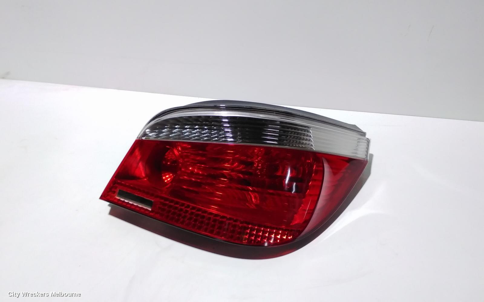 BMW 5 SERIES 2004 Right Taillight