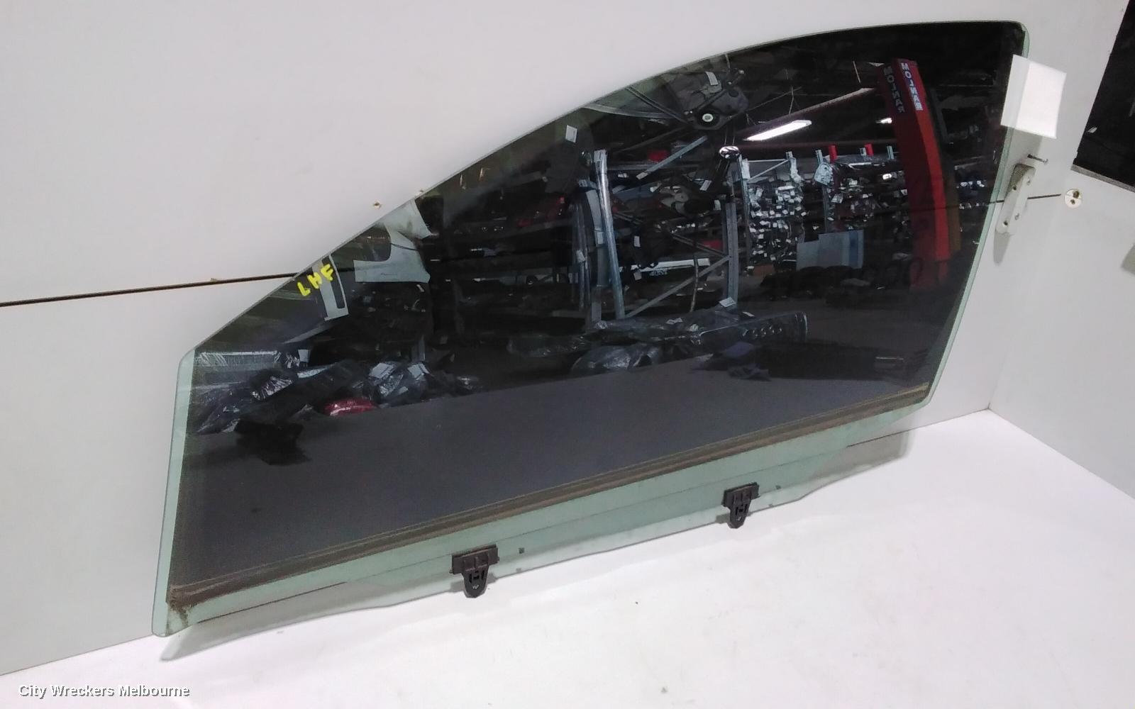 NISSAN DUALIS 2011 Left Front Door Window