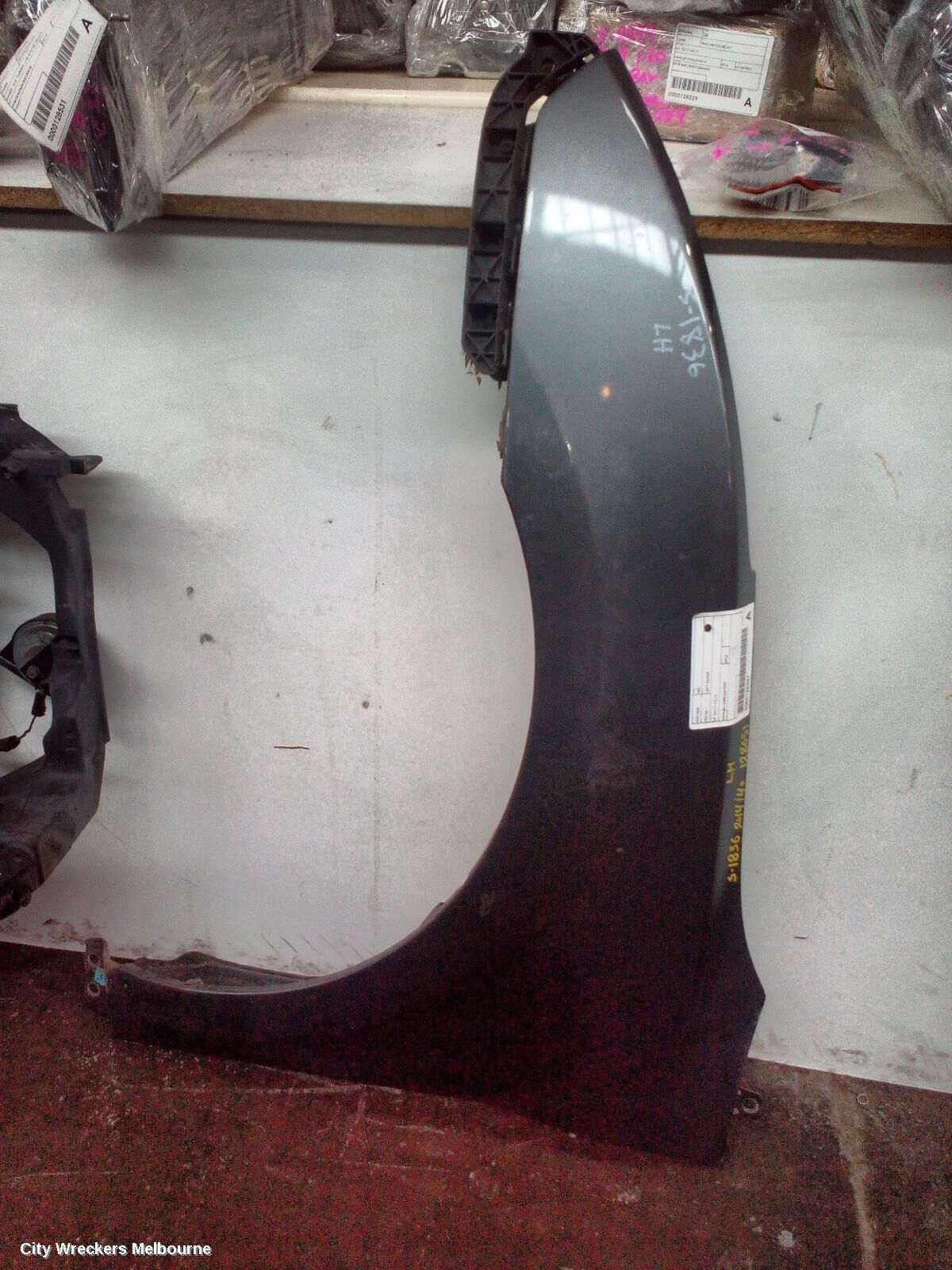 HYUNDAI I40 2014 Left Guard