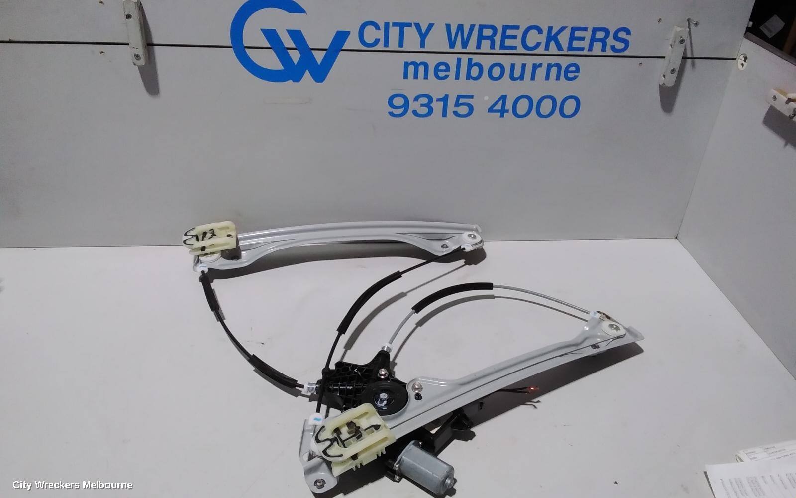 HOLDEN COMMODORE 2019 Left Front Window Reg/Motor