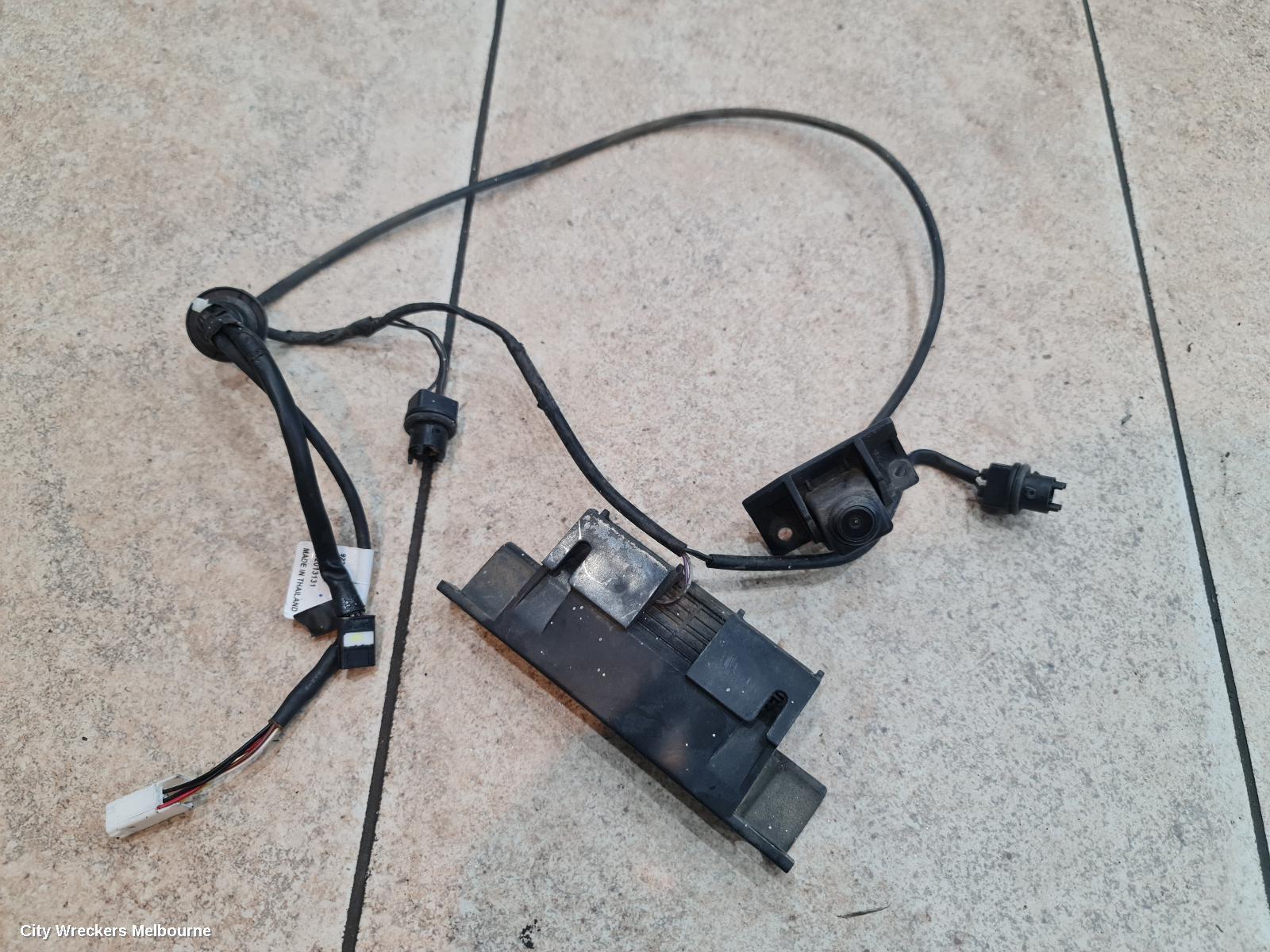 HOLDEN COMMODORE 2013 REVERSE_CAMERA