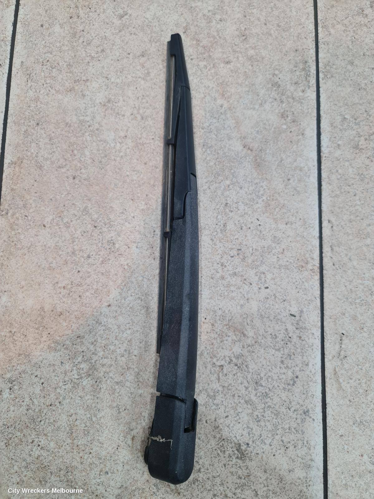 HOLDEN COMMODORE 2013 Wiper Arm