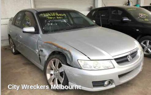 HOLDEN COMMODORE 2004 Left Headlamp