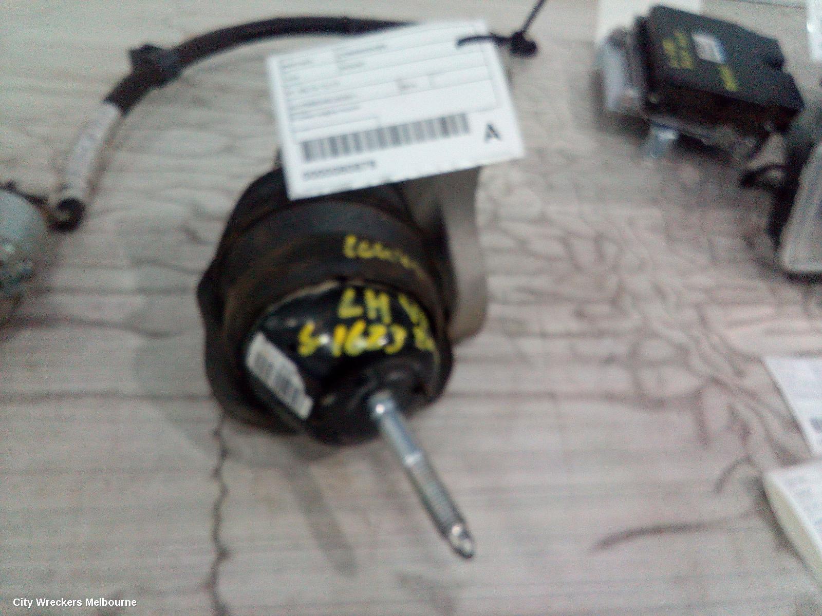 HOLDEN COMMODORE 2014 Mount
