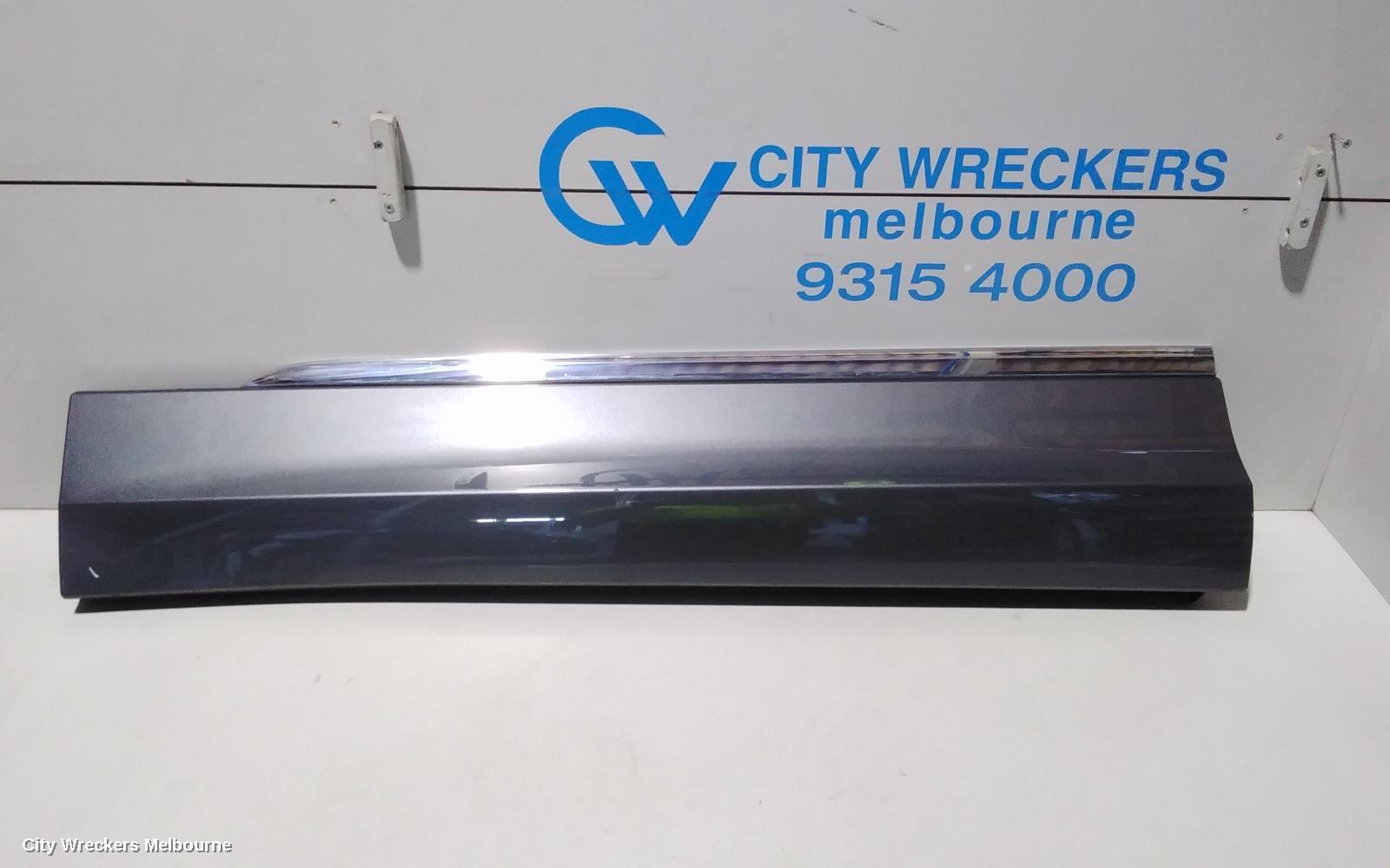 VOLKSWAGEN TIGUAN 2018 Body/Door Mould