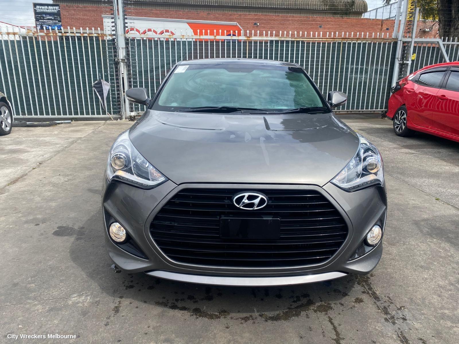 HYUNDAI VELOSTER 2014 Right Guard Liner