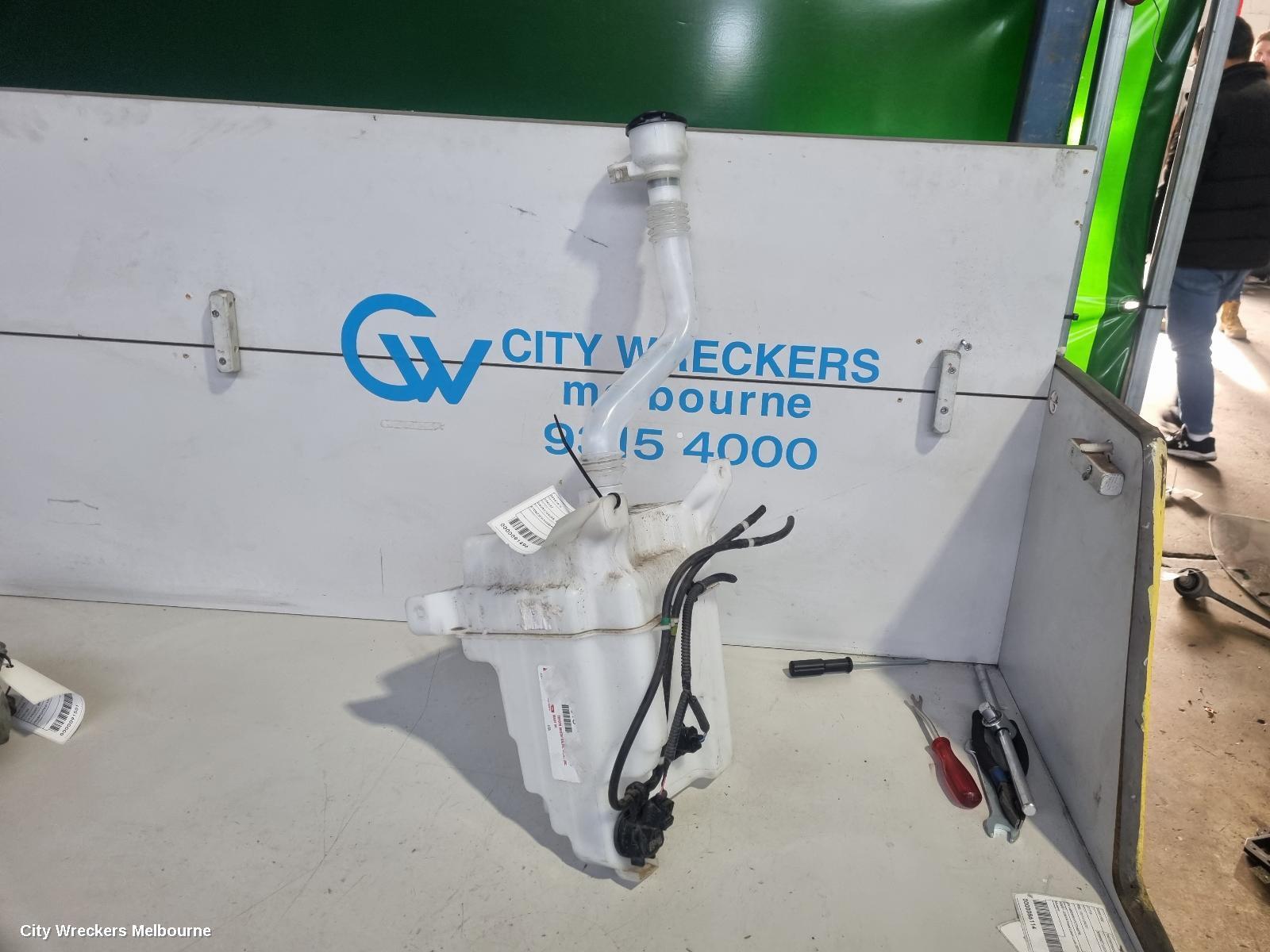 TOYOTA KLUGER 2018 Washer Bottle