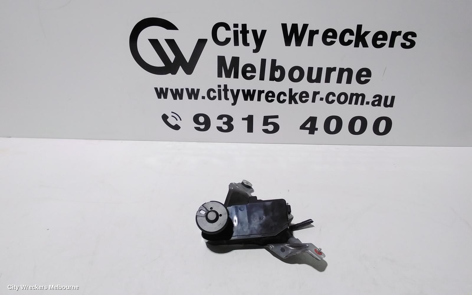 TOYOTA KLUGER 2018 Wiper Motor
