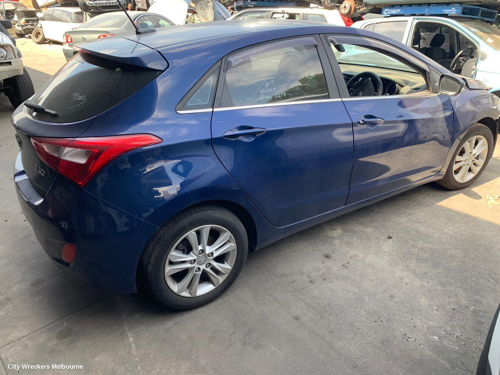 HYUNDAI I30 2013 RIGHT_REAR_DOOR_SLIDING