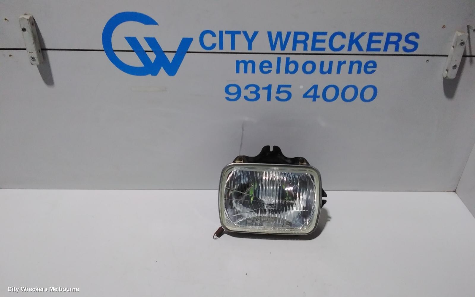 TOYOTA HILUX 2003 Right Headlamp