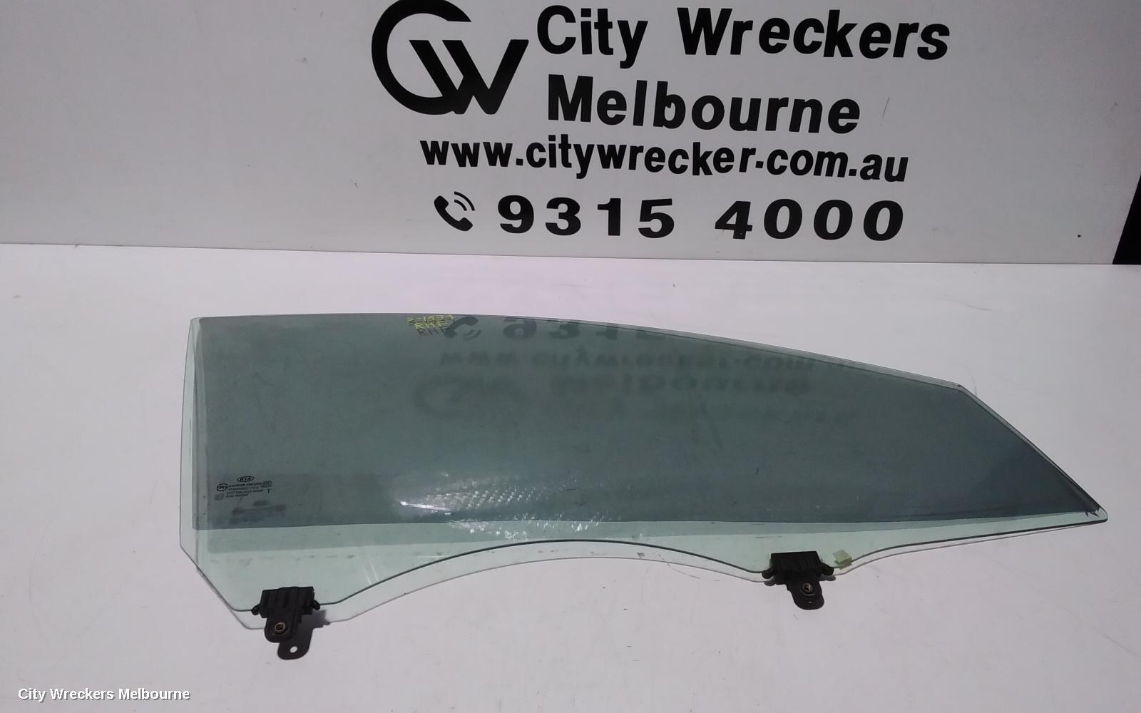 KIA CERATO 2012 Right Front Door Window