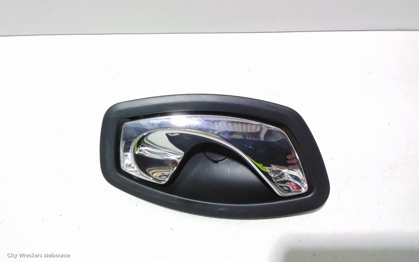 RENAULT CLIO 2013 Door Handle
