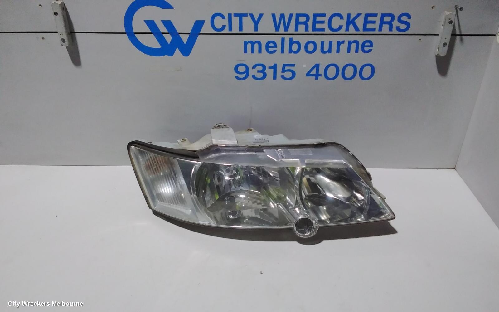 HOLDEN COMMODORE 2003 Right Headlamp