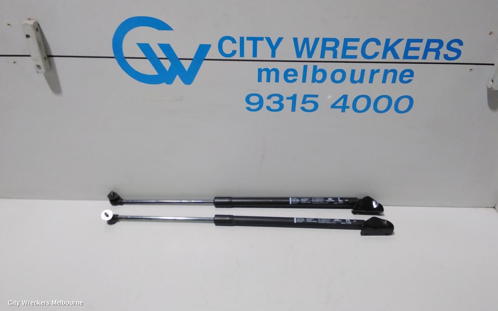 MITSUBISHI OUTLANDER 2019 Hatch Strut