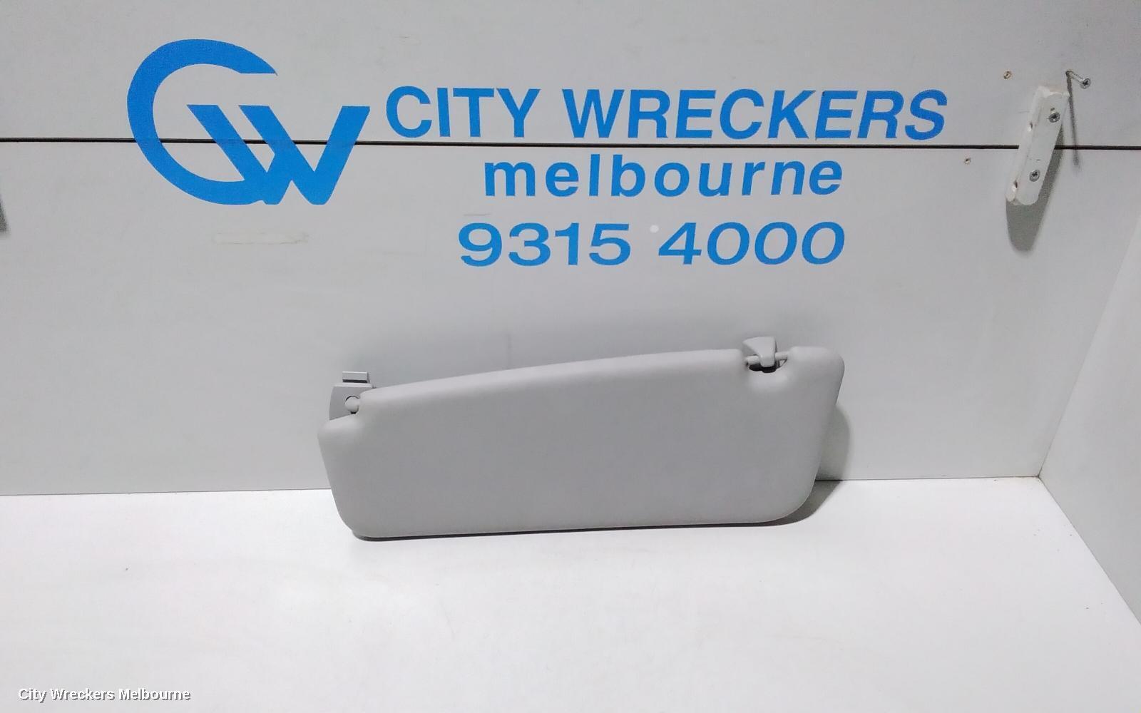 BMW 5 SERIES 2004 Sunvisor