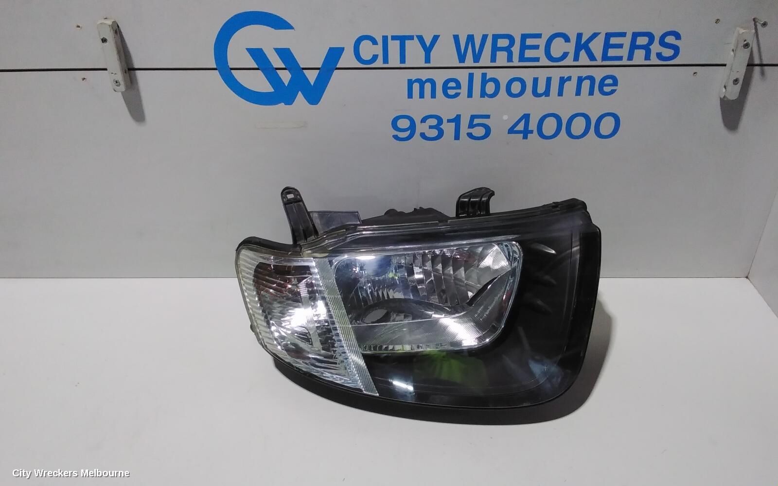 MITSUBISHI TRITON 2008 Right Headlamp