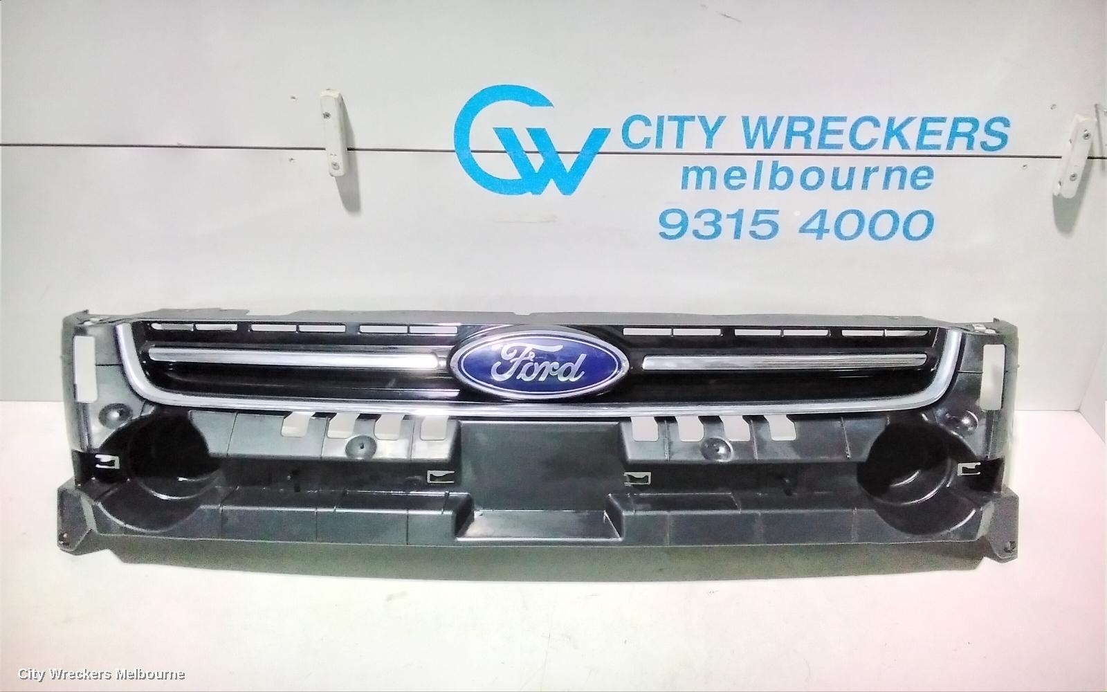 FORD KUGA 2014 Grille