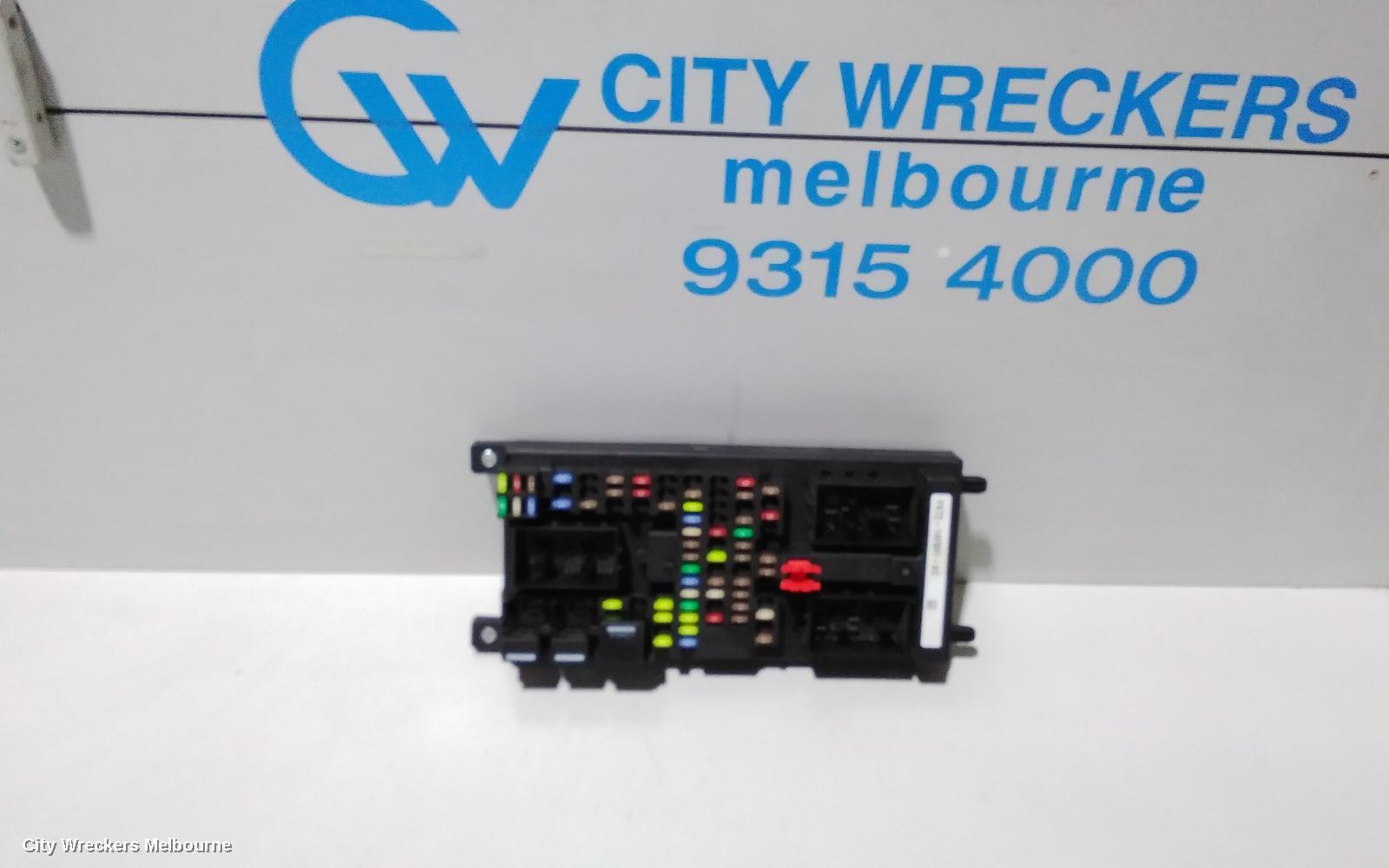 LAND ROVER DISCOVERY SPORT 2016 Fuse Box
