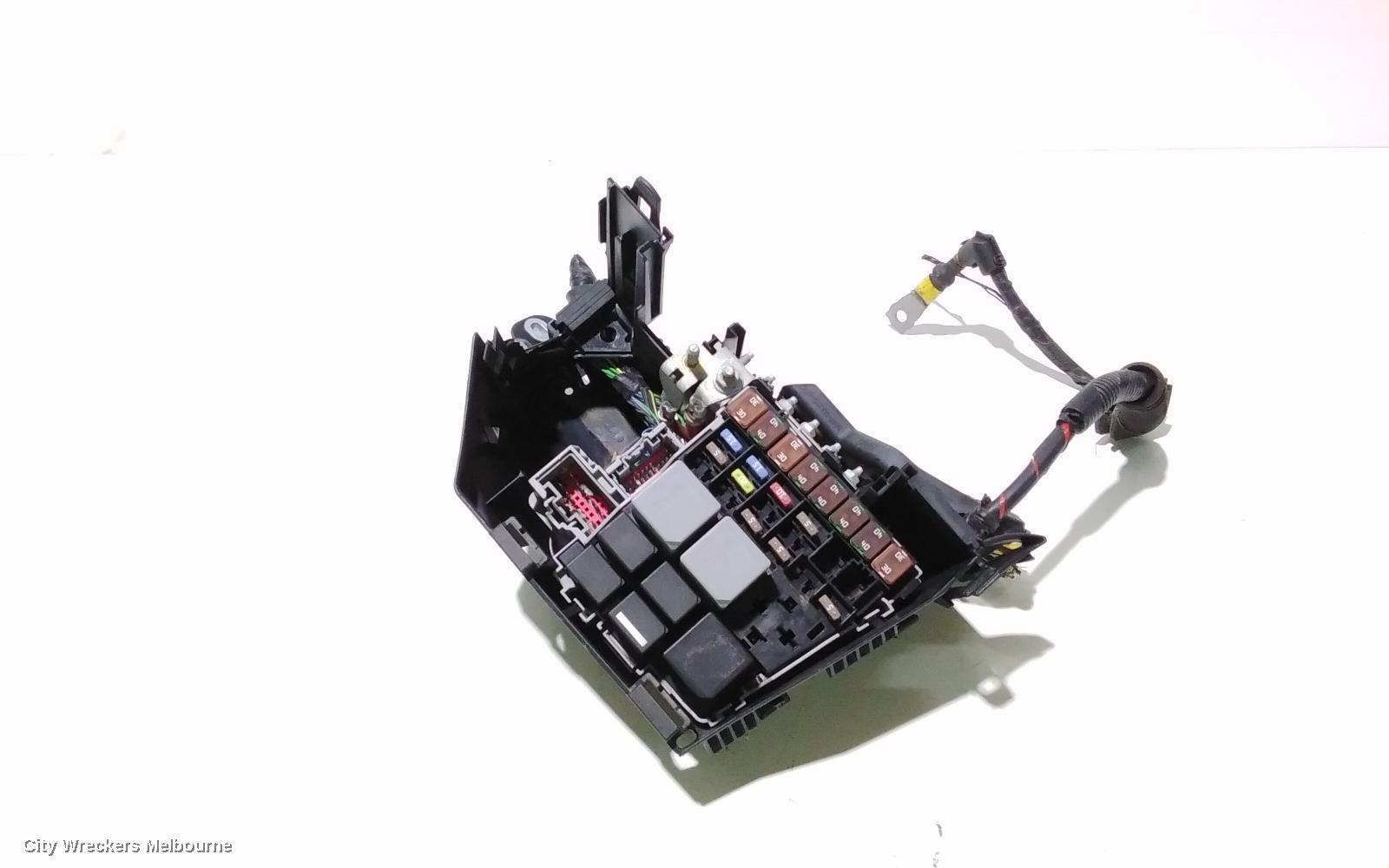 LAND ROVER DISCOVERY SPORT 2016 Fuse Box
