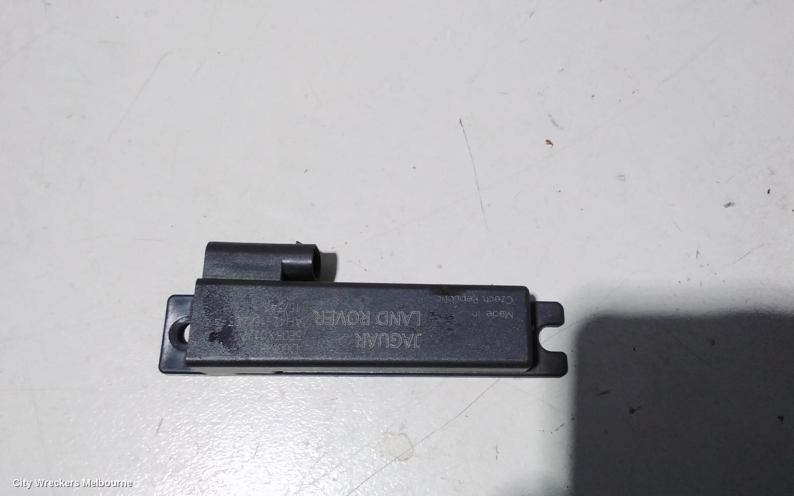 LAND ROVER DISCOVERY SPORT 2016 Antenna
