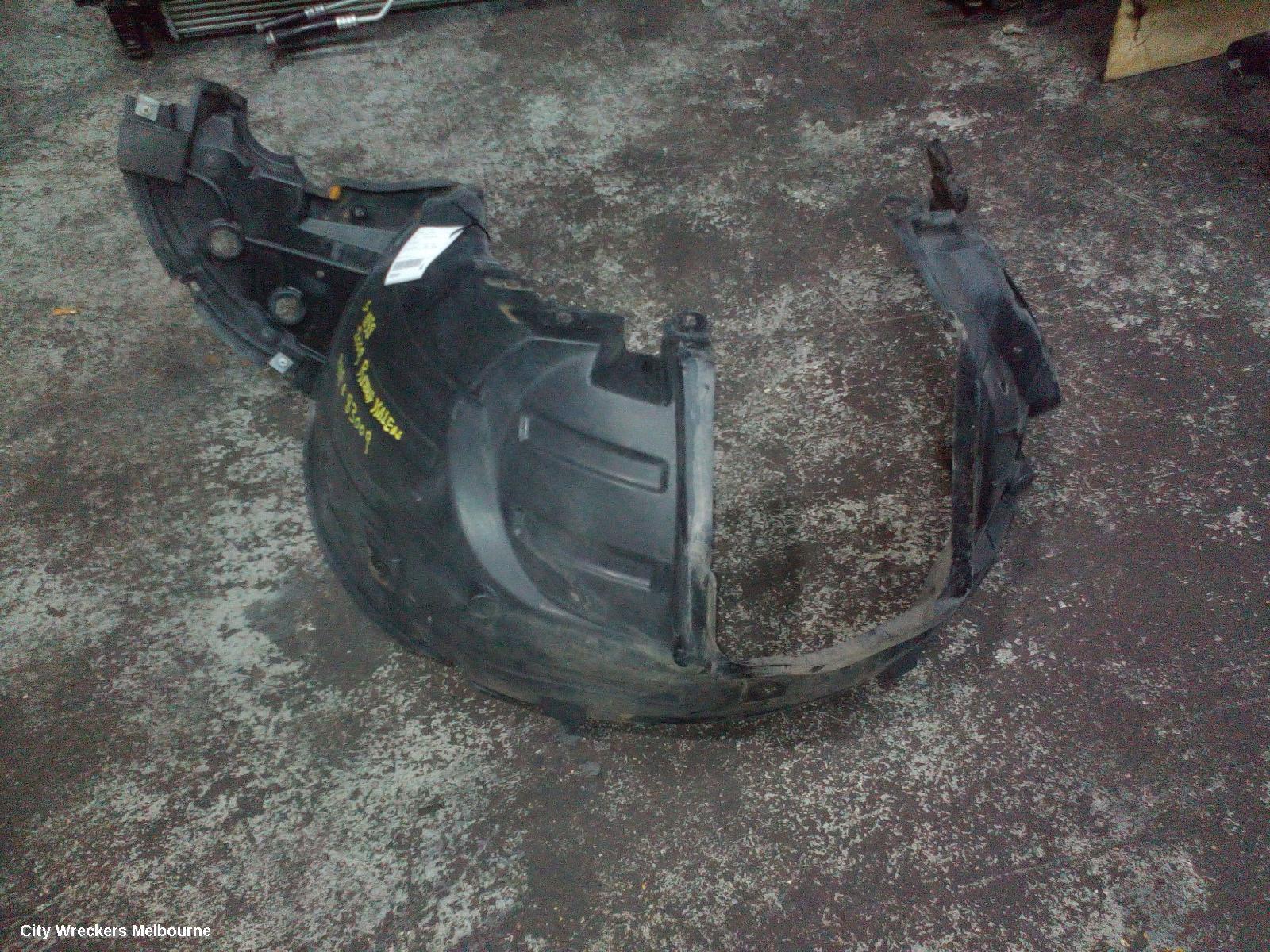 RENAULT KALEOS 2009 Right Guard Liner