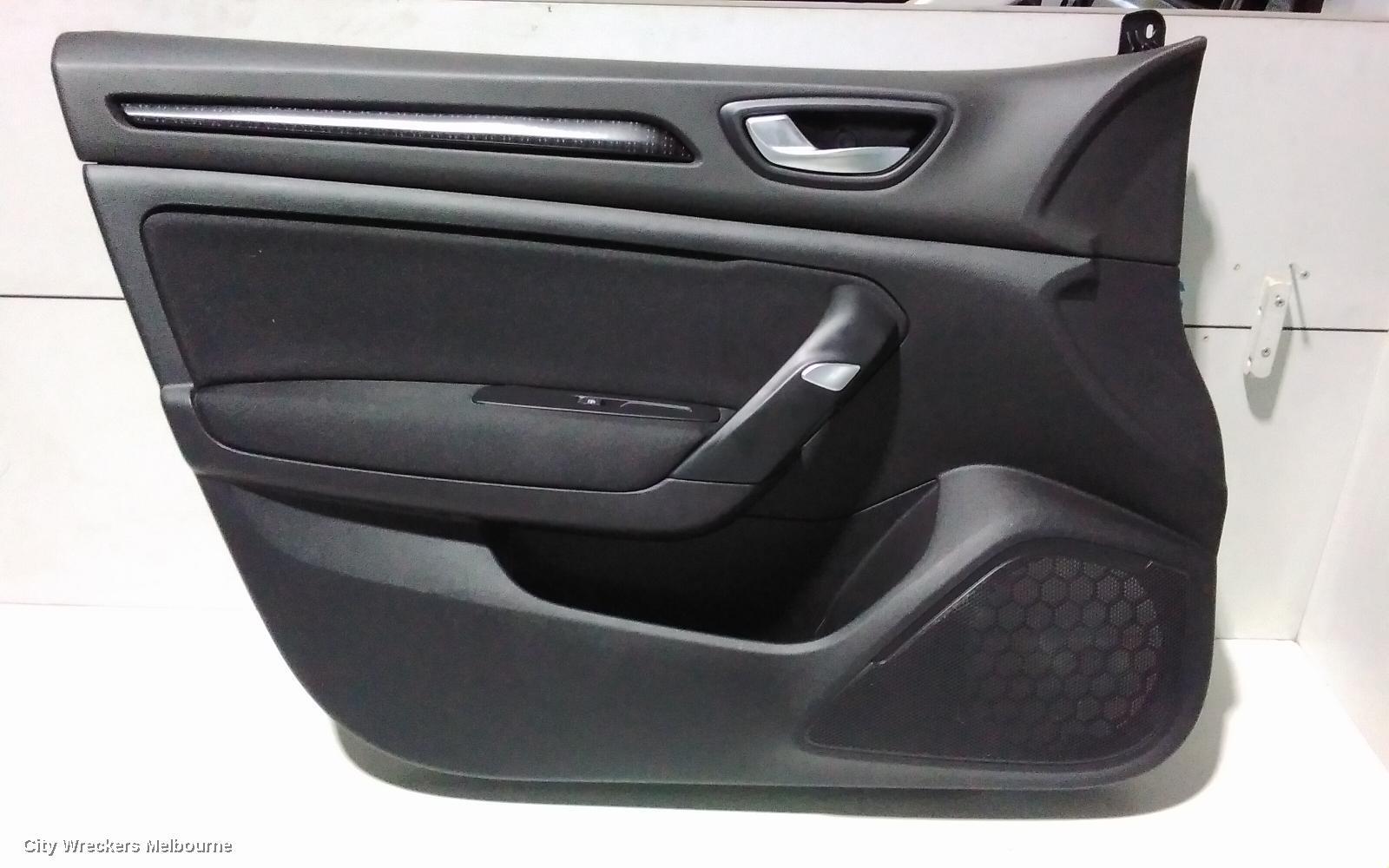 RENAULT MEGANE 2017 Door Trim